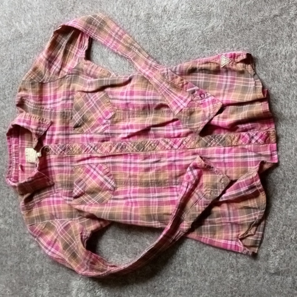 Guess lightweight pink and brown plaid snap front top
